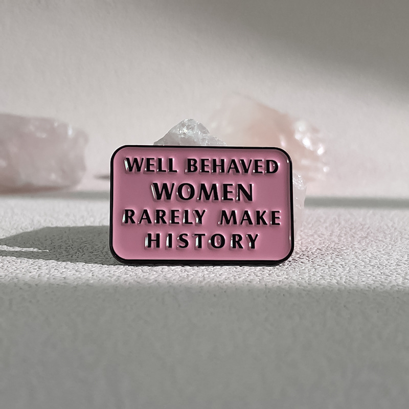 Épingles en émail pour femmes  - Jewelry Making History avis et prix