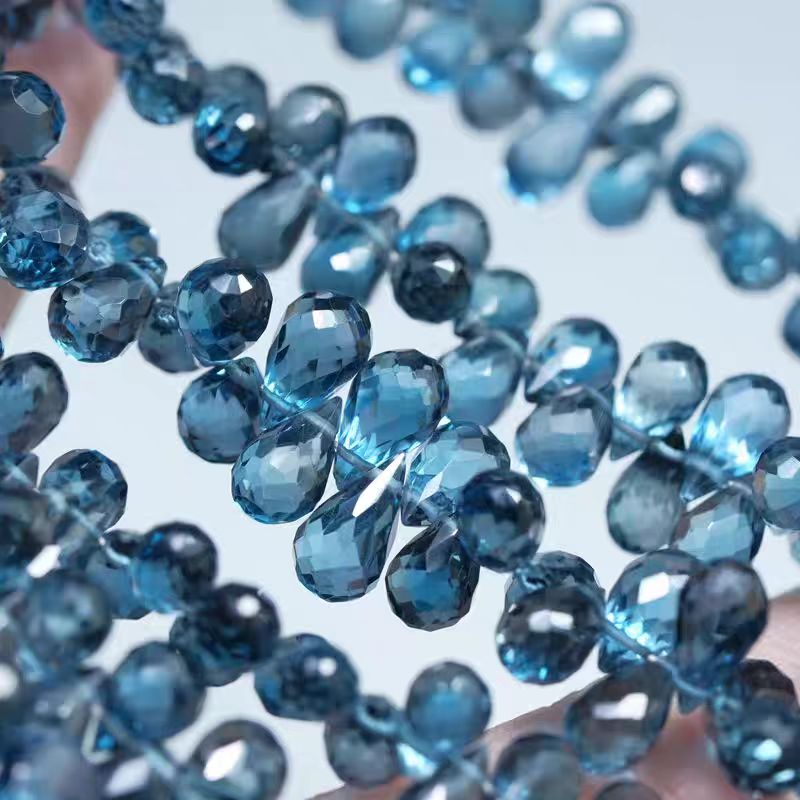Goutte de topaze bleue de lond - Jewelry Making London avis et prix